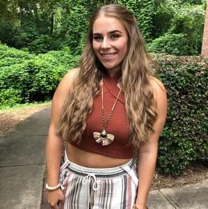 Meet your Posher, Emily